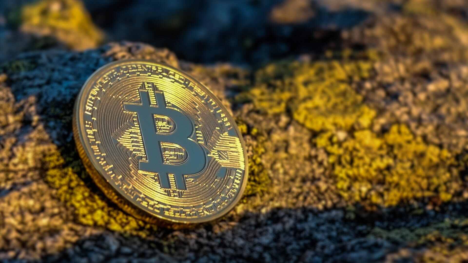 Bitcoin masowo porzucany. Miliardowe odpływy grubych graczy. Co się dzieje?