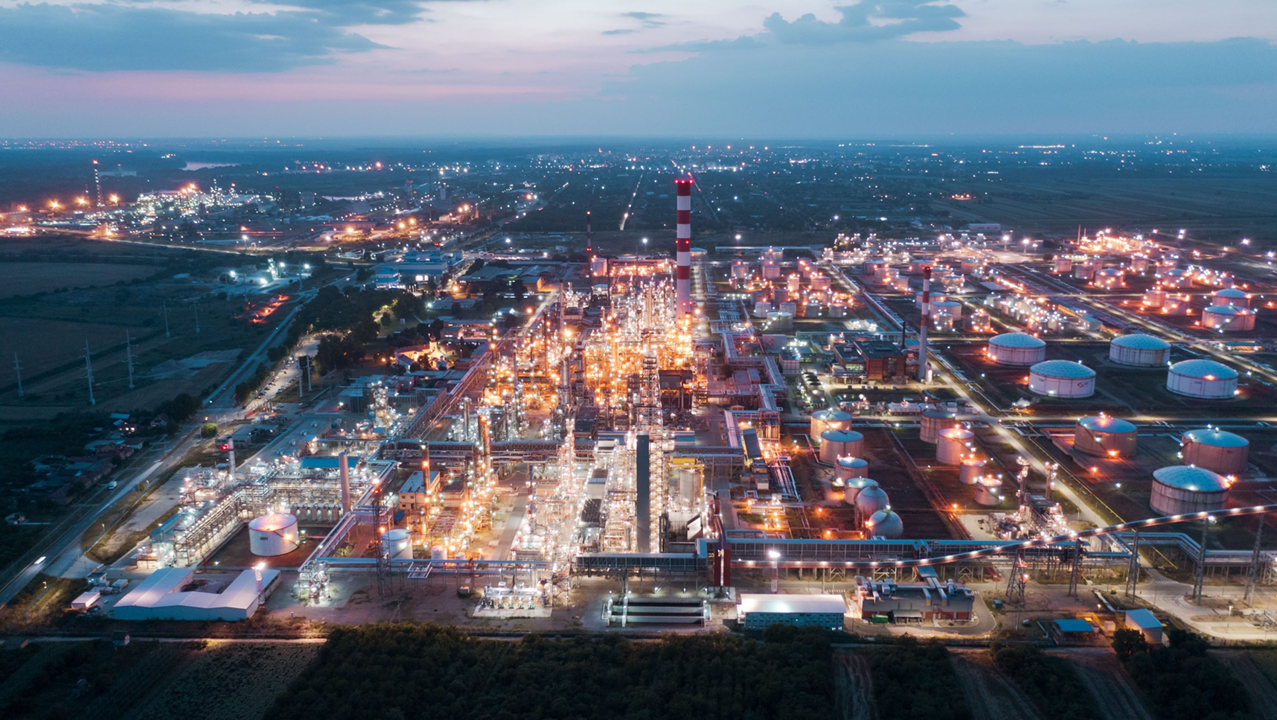 Do końca tygodnia Węgrzy przejmą kluczową rafinerię? Rozwiązanie sporu USA, Rosji i lokalnych interesów