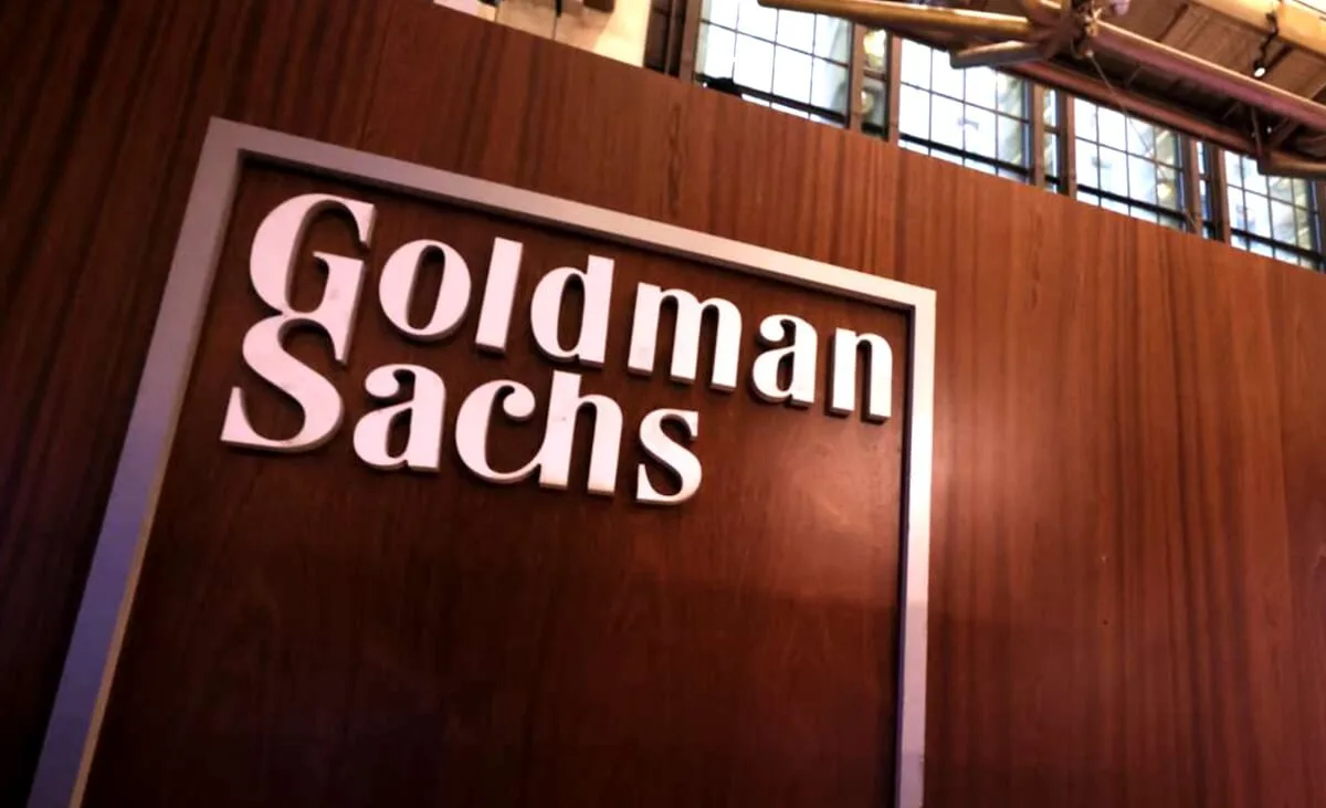 Goldman Sachs wyskakuje z tonącej łodzi? Bank porzuca kontrowersyjne cele – po ponad roku nacisków