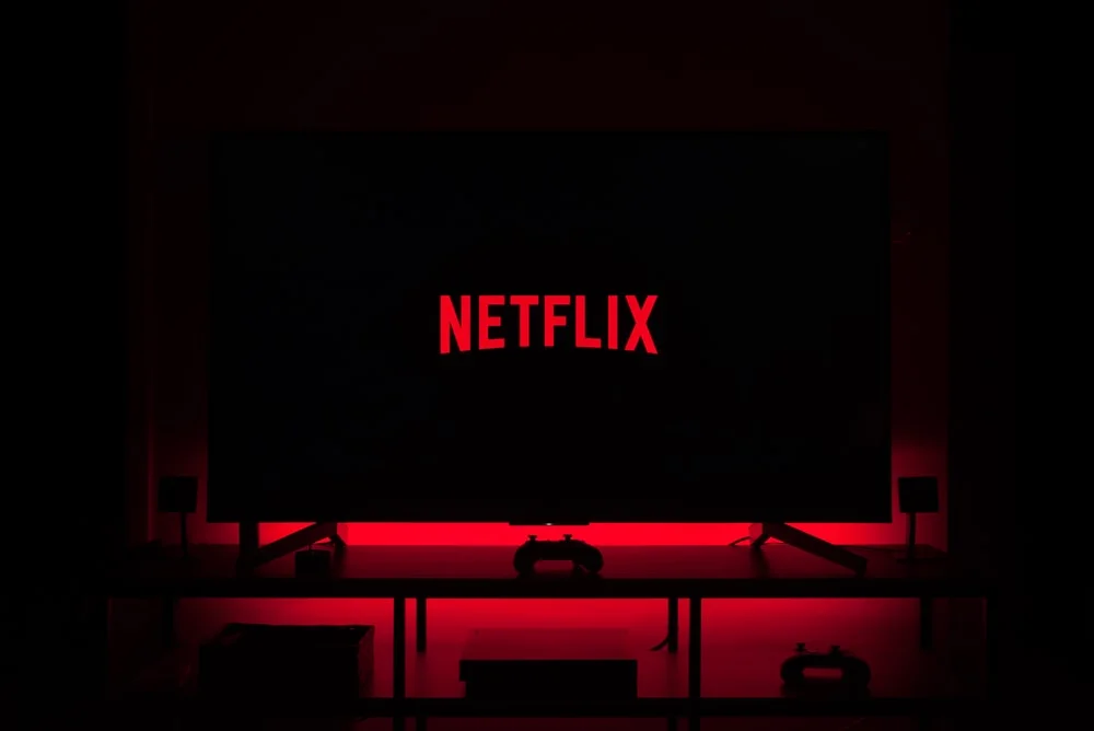 Netflix nagle w dół, fuzja potencjalnie zagrożona po rażących groźbach ze strony członka zarządu