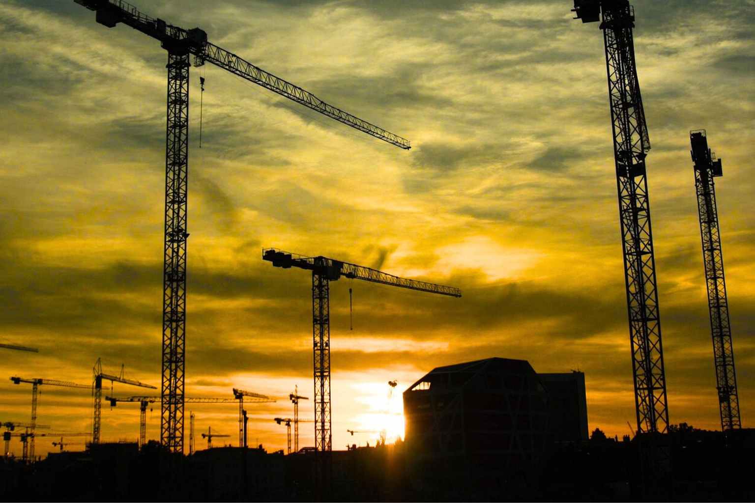 Nadchodzi tąpnięcie na rynku nieruchomości? Najnowsze dane o kredytach nie pozostawiają złudzeń. Deweloperzy pod ścianą?