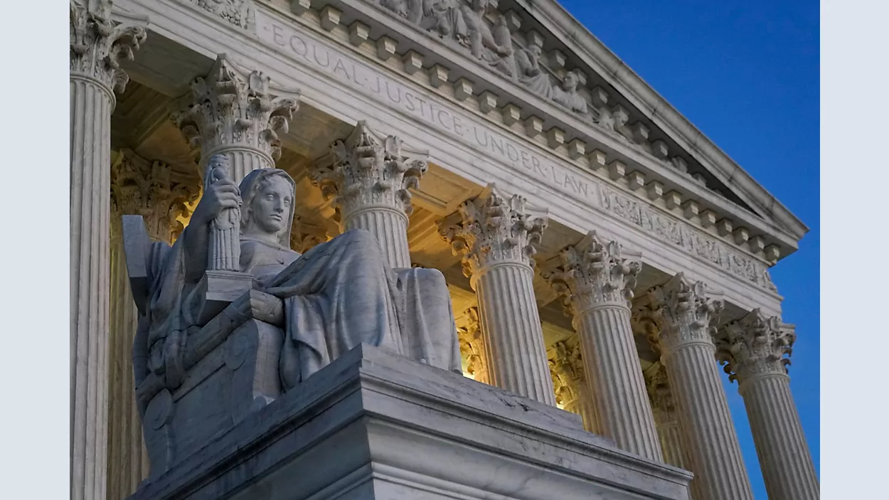 Grafiki „wyplute” przez AI – nieobjęte prawem autorskim. Precedensowy brak decyzji