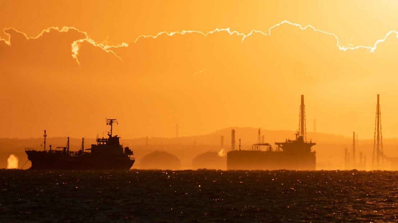 Stare tankowce w pośpiechu przywracane, czyli czemu Iran nie może wstrzymać wydobycia – choćby jeżeli nic na nim nie zarabia