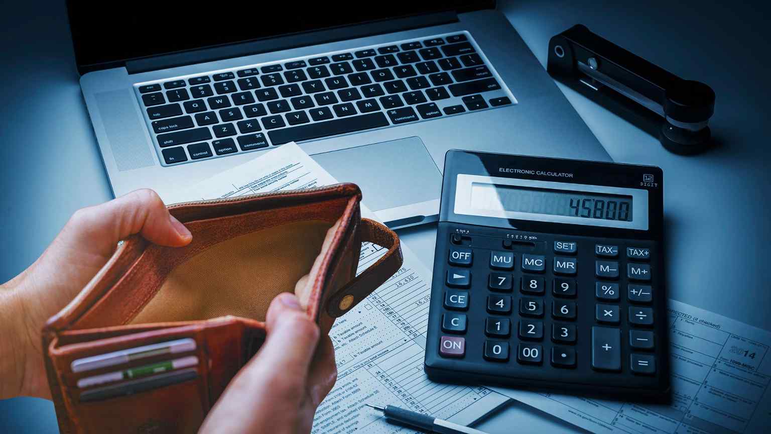 Rząd nic nie zrobił, a zwiększy wpływy z podatków. Blisko 2,5 mln osób odczuje to na własnej skórze