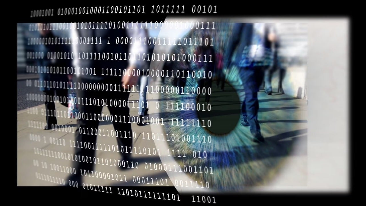 Ku totalitarnej kontroli cyfrowej: rząd chce cyfrowego śledzenia obywateli od samego momentu narodzin