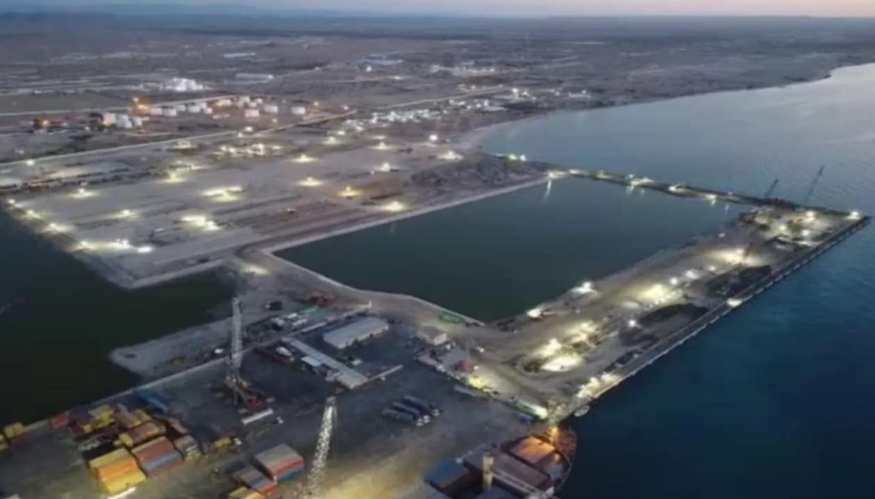 Emirackie firmy wyrzucone ze strategicznych portów. Konflikt w zapalnym regionie, ZEA i tak planują zachować swoje