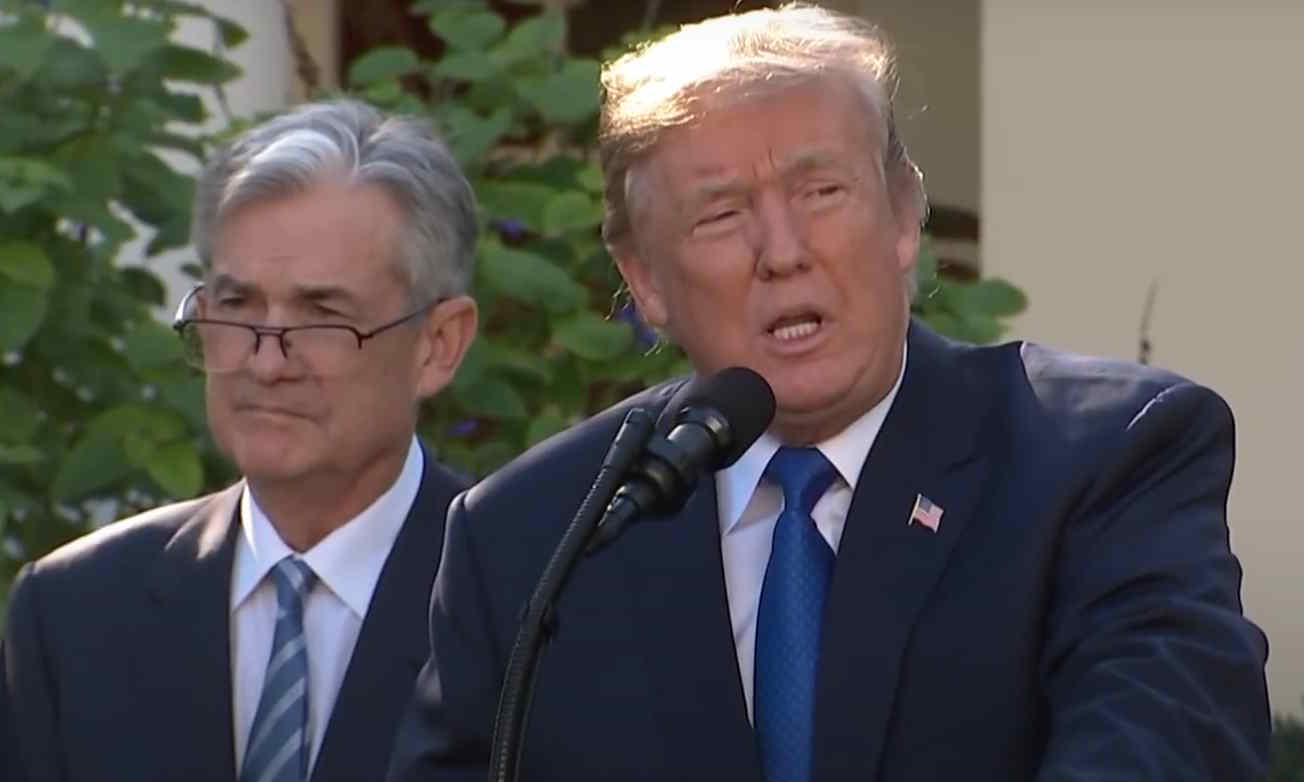 Trump kontra Powell i Fed – geneza konfliktu. Wyjaśniamy, o co w tym wszystkim chodzi
