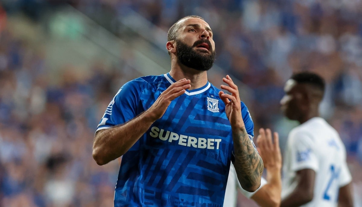 Słodko-gorzkie losowanie Jagiellonii i Lecha w Lidze Konferencji. „Jaga” zagra z gigantem!