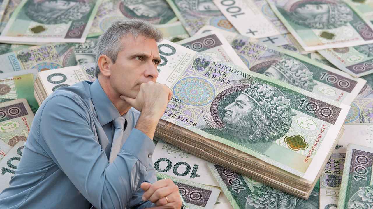 Oszczędności Polaków na rekordowym poziomie, ale coś tu się nie zgadza