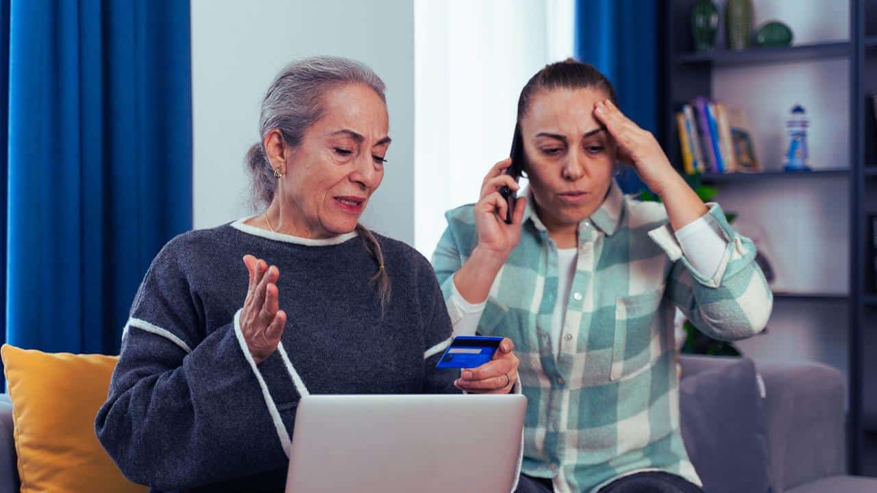 Oszuści mają nowe metody działania w internecie. Na co zwracać uwagę, by nie stracić pieniędzy?