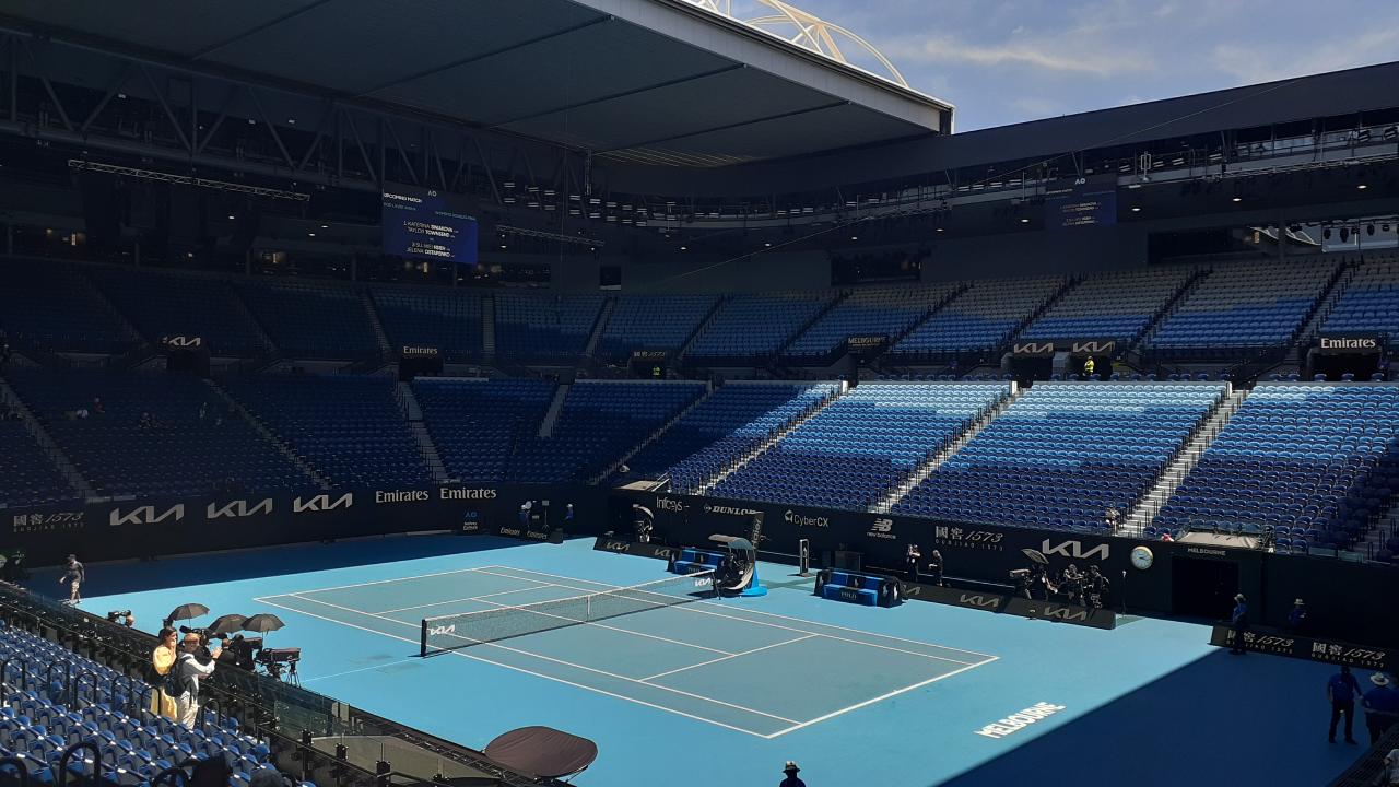 Zderzenie ze ścianą w Australian Open. Linette rozbita przez Muchovą w 63 minuty