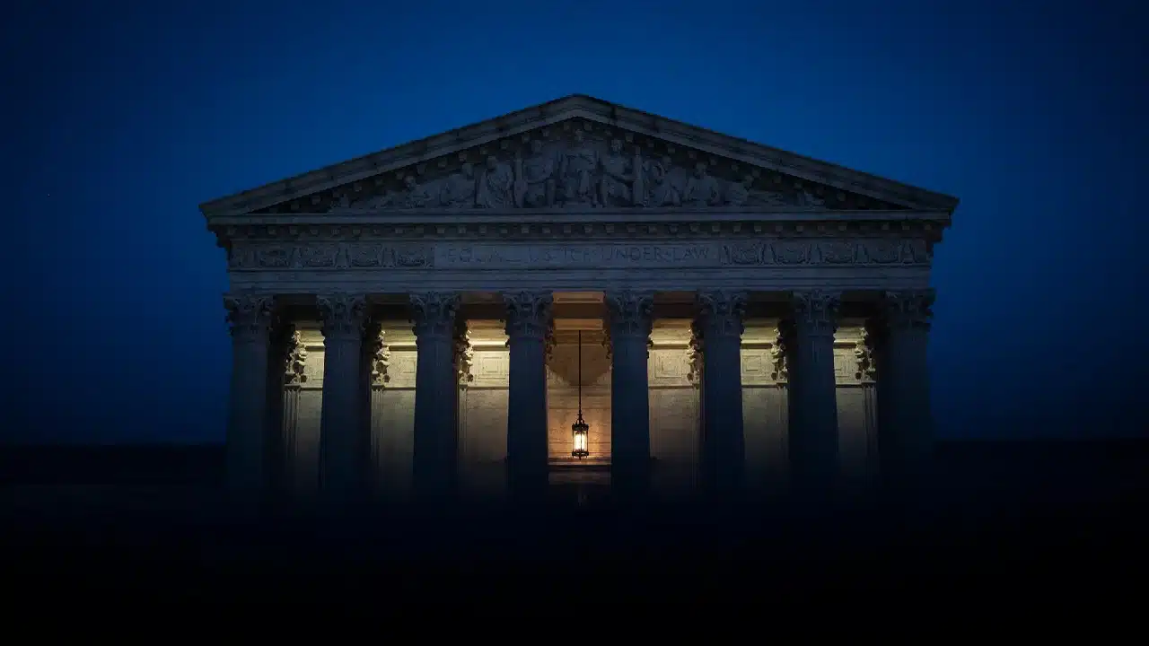 To może być wstrząs dla rynków: decyzja Sądu Najwyższego USA. Oto scenariusze