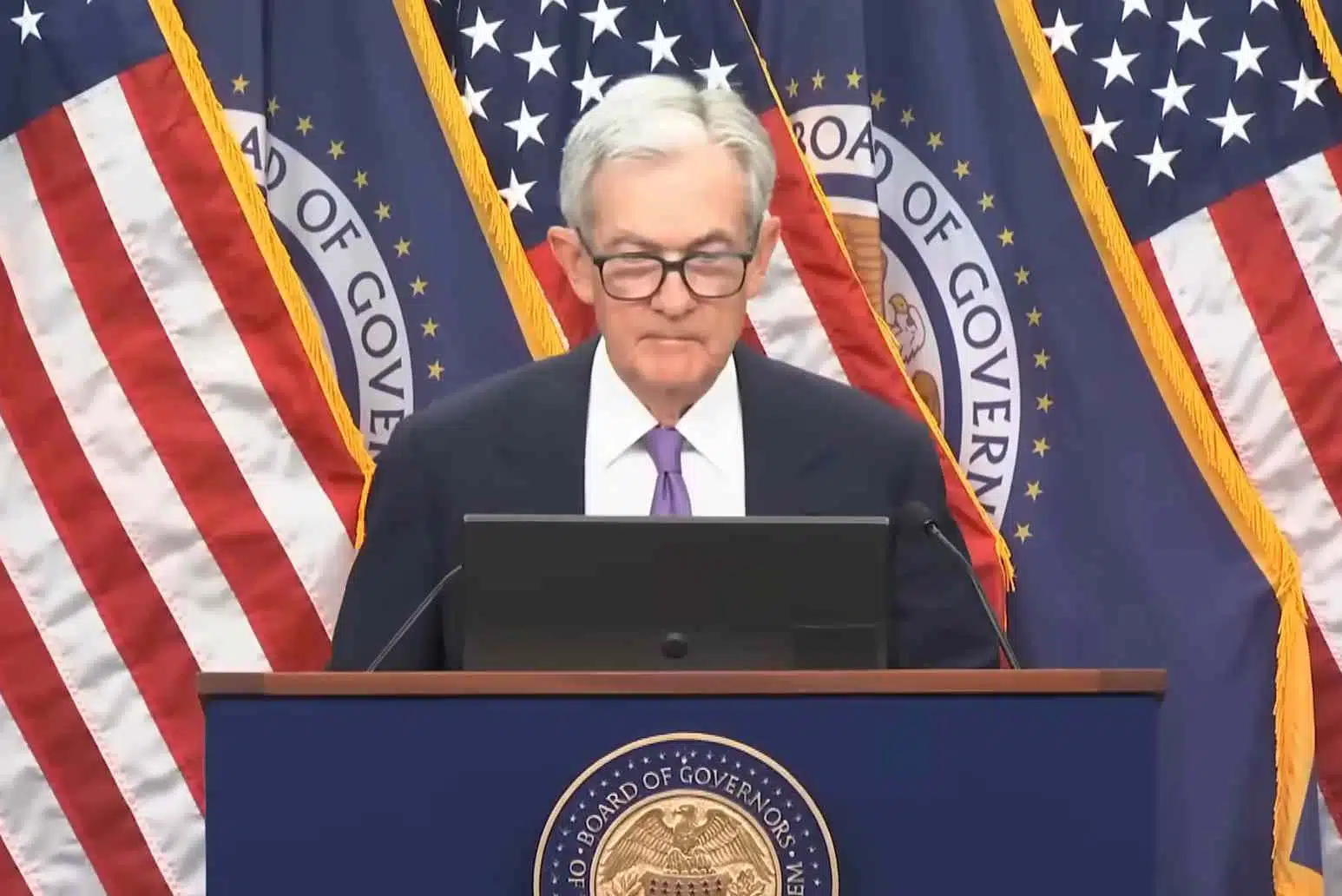 Wojenna zawierucha uderza w rynki. Fed podjął decyzję, która zmieni układ sił w globalnej gospodarce