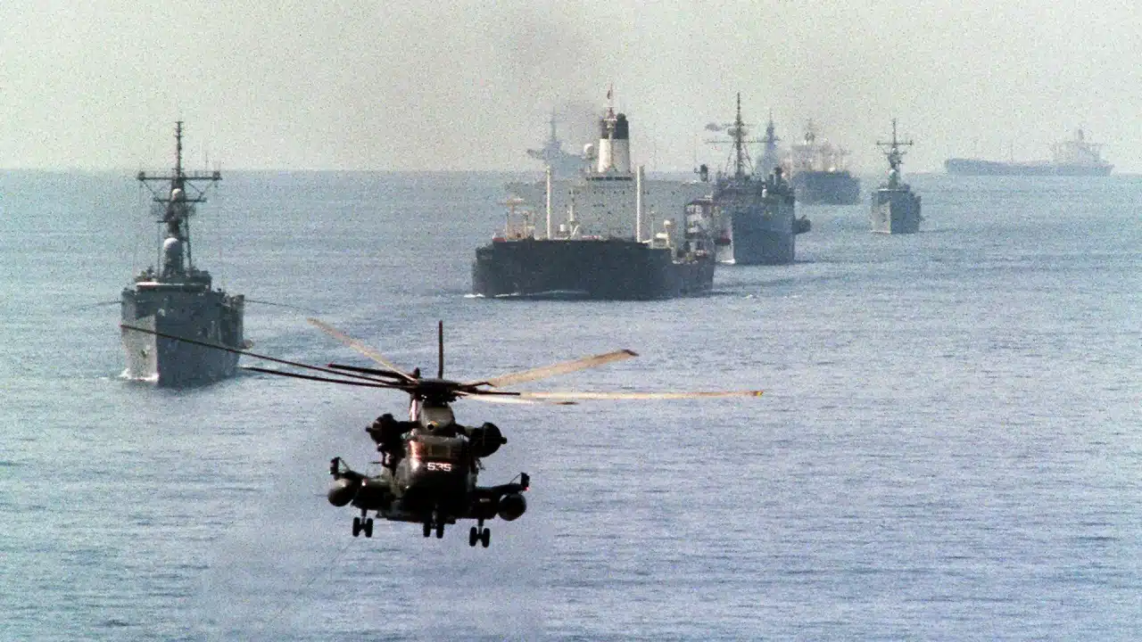 „Do abordażu irańskich tankowców”. Ponowna blokada cieśniny, US Navy zapowiada polowanie na morzach