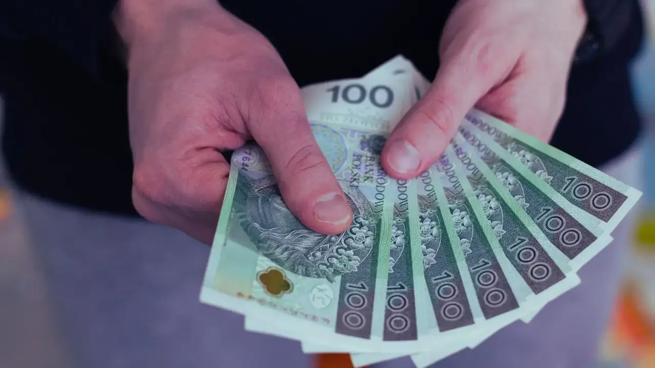 Raport GUS: wynagrodzenia wzrosły o 8,6% w ciągu roku. Nie uwierzysz, kto zarabia najwięcej
