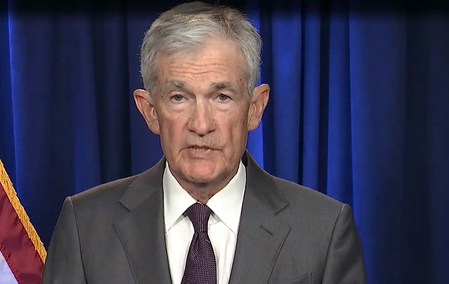 Trump jest wściekły! Jerome Powell zostaje w grze i blokuje Biały Dom
