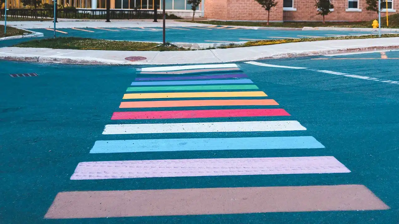 To nie żart: certyfikuj się jako LGBT, żeby dostać pieniądze podatników