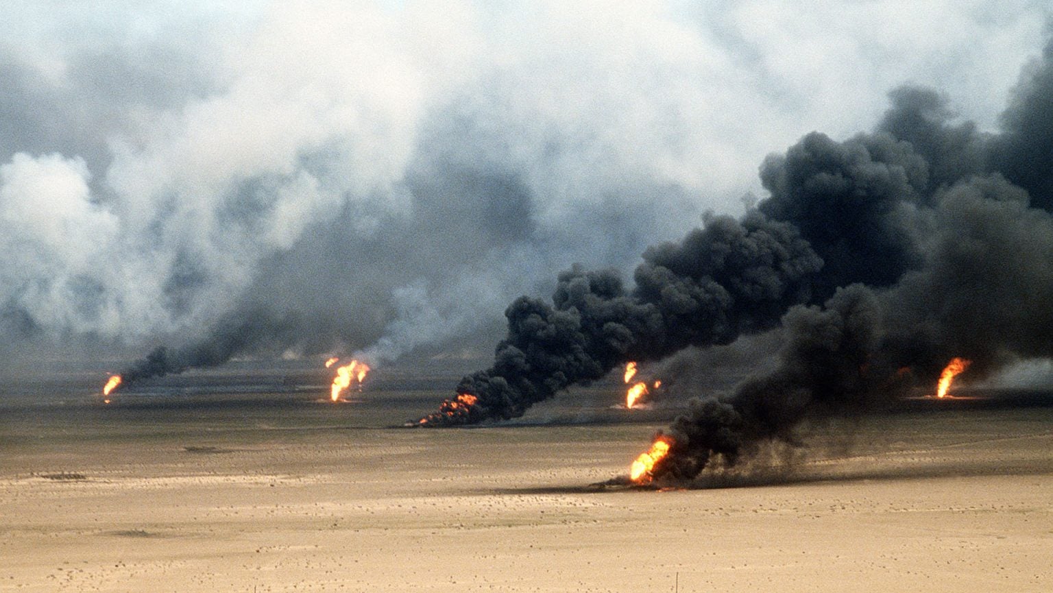 Libia: nowo odkryte pola naftowe zaczynają komercyjne życie. Na odsiecz rynkom paliwa?