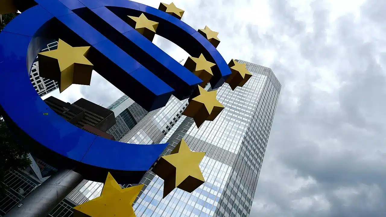 Z ostatniej chwili: Europejski Bank Centralny zdecydował o stopach procentowych. Co na to euro?