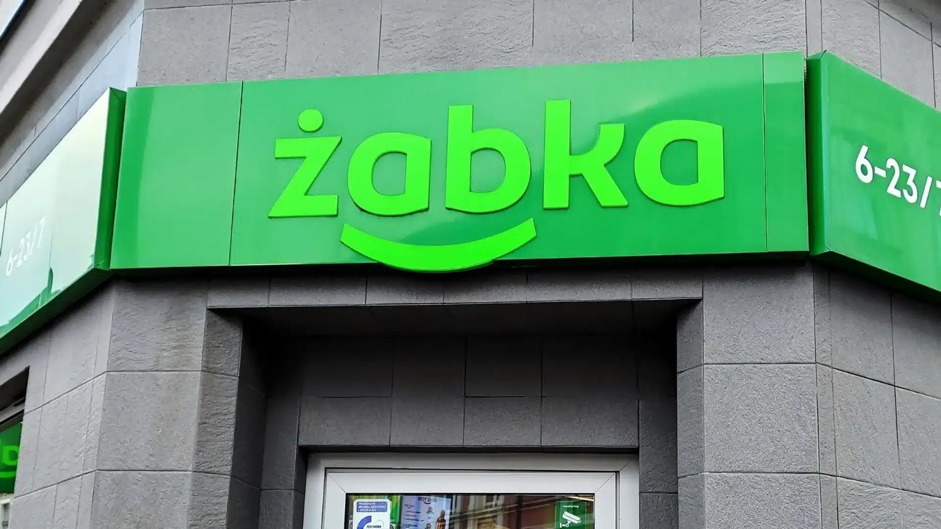 Duża awaria w Żabce. Kasy naliczały przypadkowe rabaty, część sklepów zamknięto