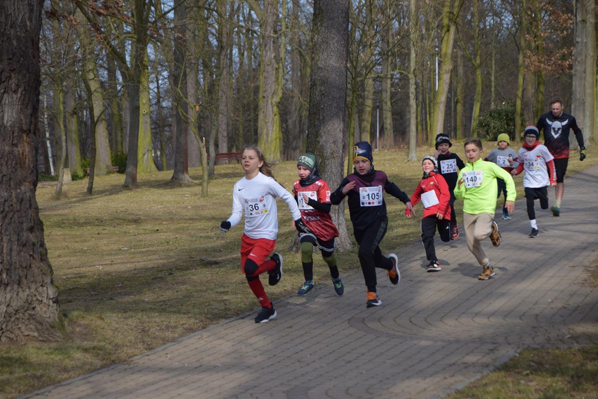 Tychy: Uczestnicy Biegu „Tropem Wilczym” po raz kolejny oddali hołd Żołnierzom Wyklętym