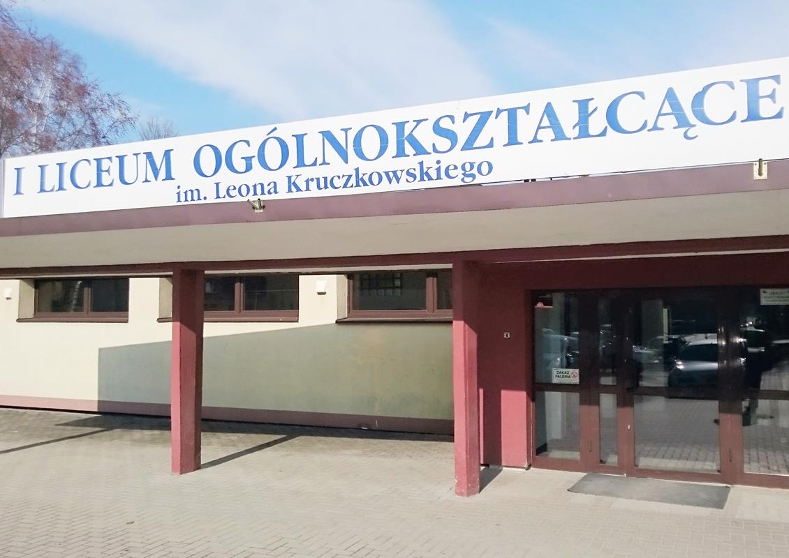 Tychy: Ktoś zrobił głupi kawał, informując o bombie w liceum. Teraz grozi mu kara więzienia