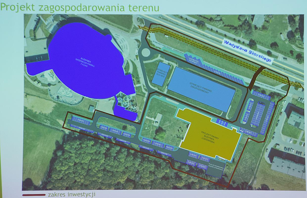 Tychy: Lokalizacja lodowiska poza dyskusją. Parkingi przy nim wciska się, gdzie się tylko da