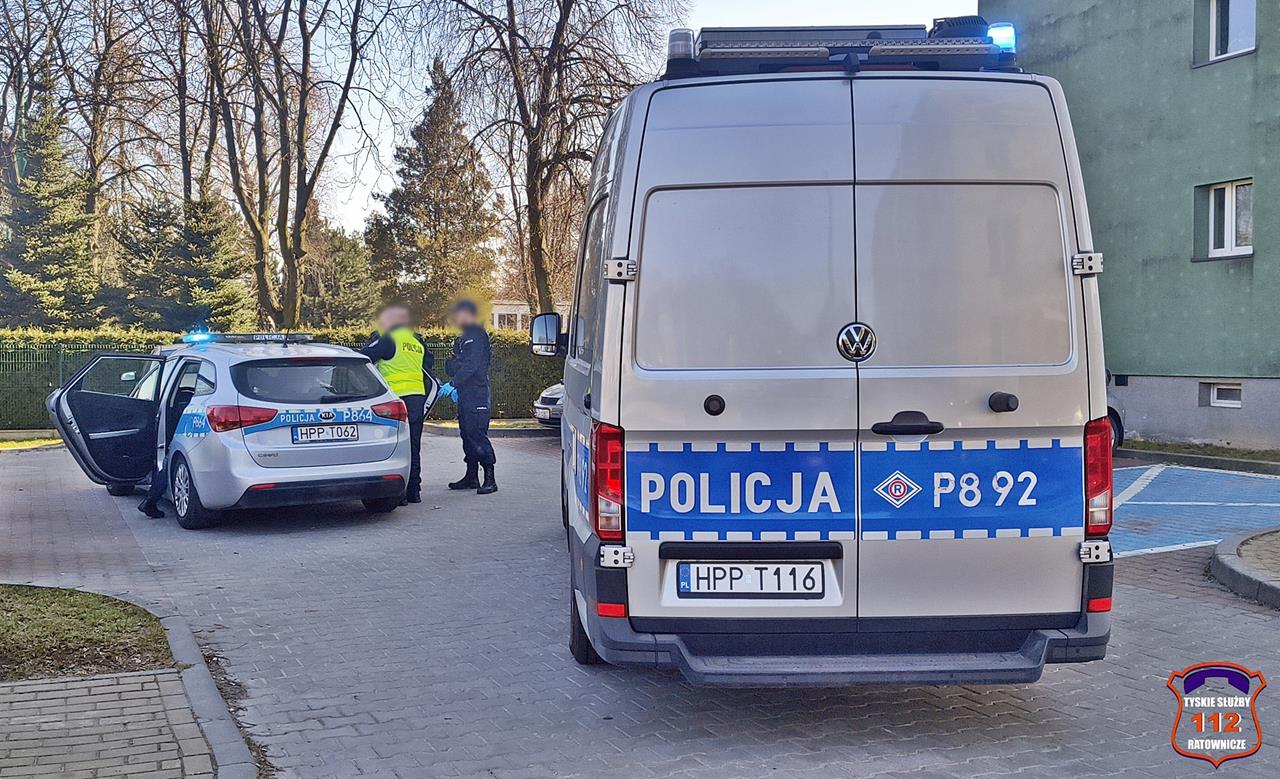Tychy: Policjant uderzony w twarz podczas interwencji