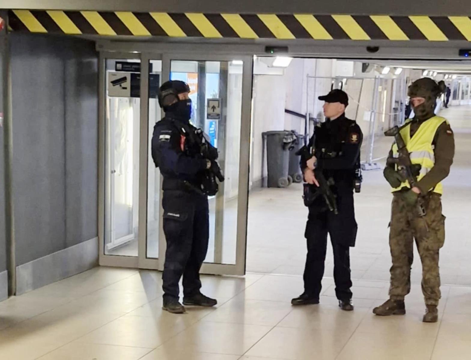 Stacja PKP Katowice była zamknięta. Znaleziono podejrzany bagaż