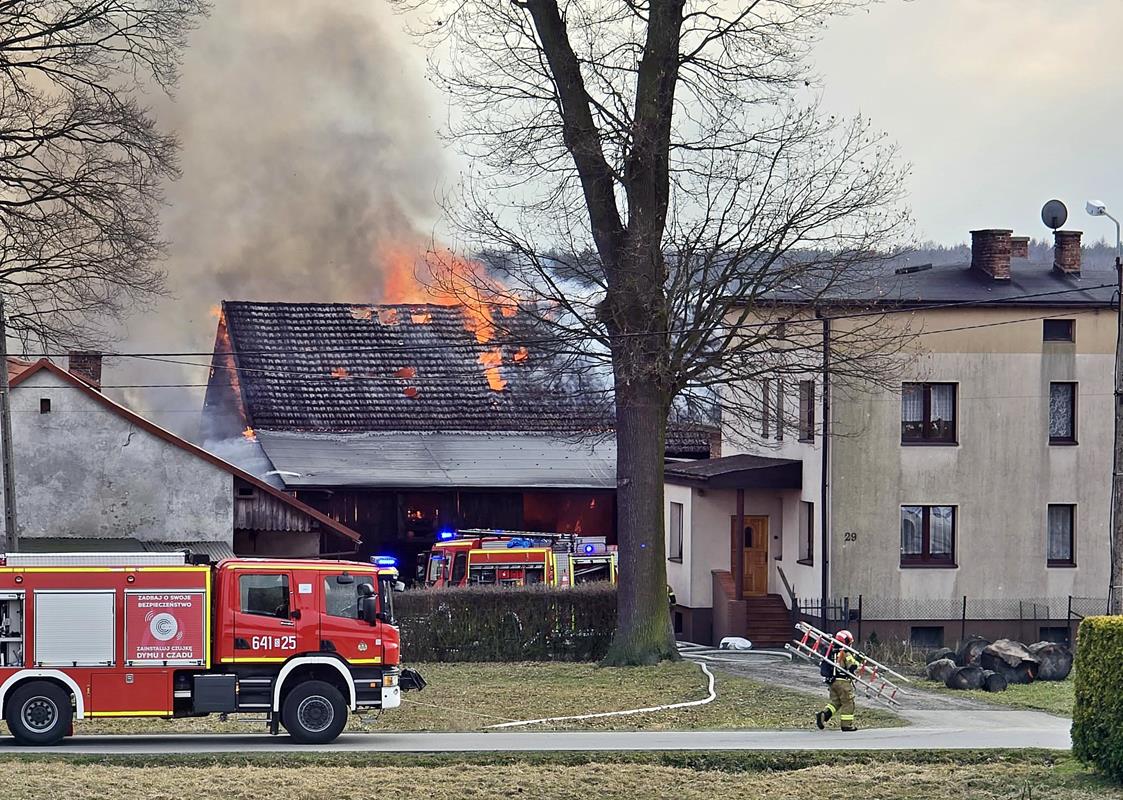 Tychy: Płonie stodoła