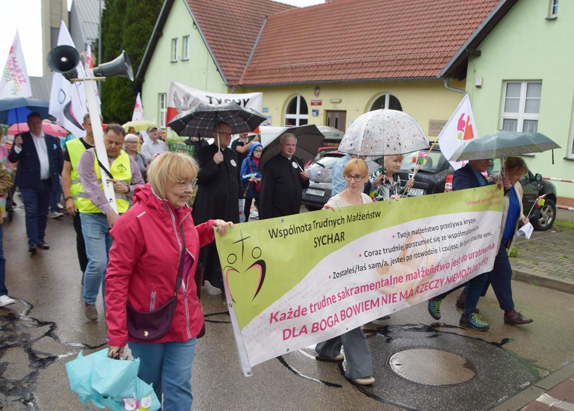 Tychy: „Trzeba bronić dziś małżeństwa tak jak Jasnej Góry”. Ulicami miasta przeszedł Marsz dla Życia i Rodziny