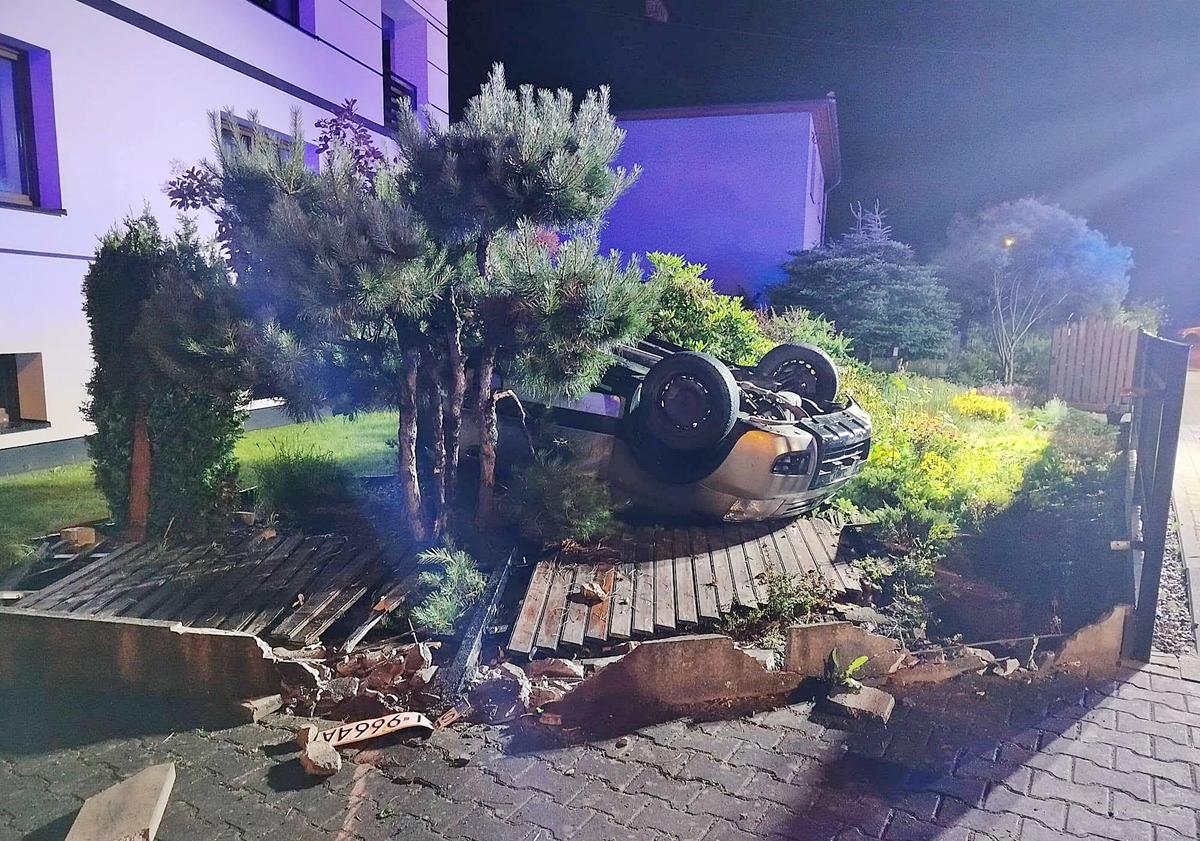 Międzyrzecze: Dziewiętnastolatka dachowała w ogrodzie