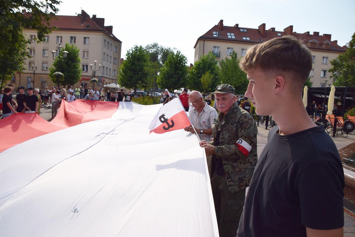 Tychy: 82. rocznica wybuchu Powstania Warszawskiego z prezydentem Tychów i… strażą pożarną