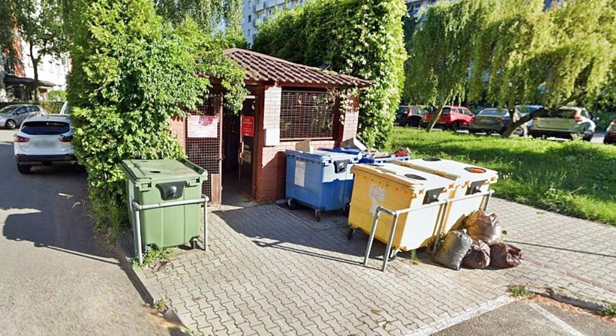 Tychy: Dwoje dzieci w pojemniku na śmieci. O mało nie trafiły do śmieciarki