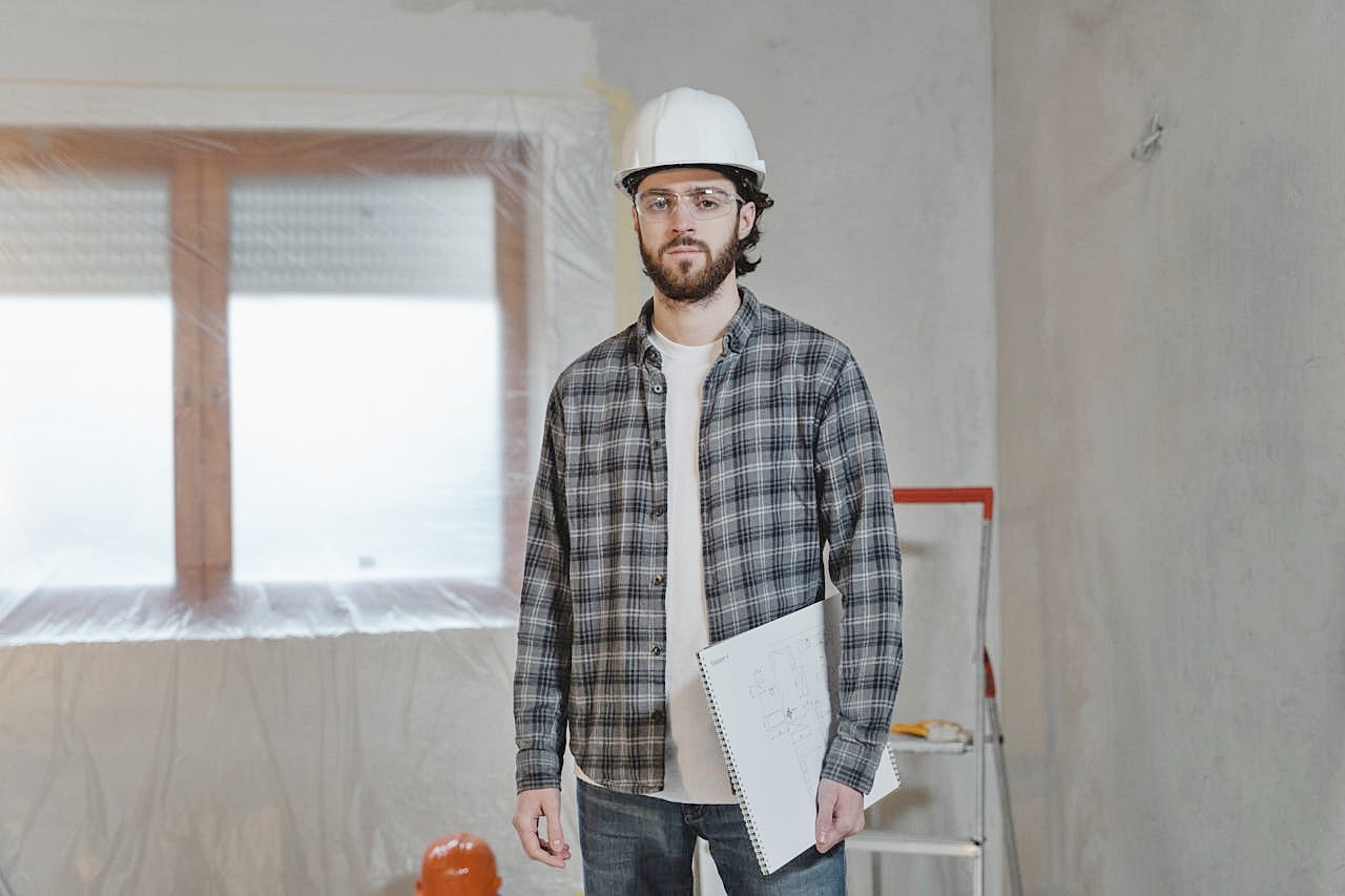 Najczęstsze błędy przy wyborze ekipy remontowej – sprawdź, jak nie stracić pieniędzy i nerwów?