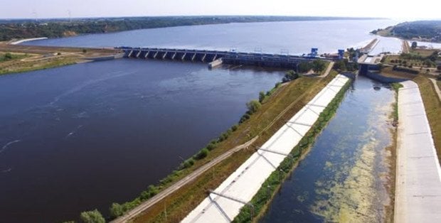 Zabezpieczą tamy na Wiśle we Włocławku. Lodołamacze są już na miejscu