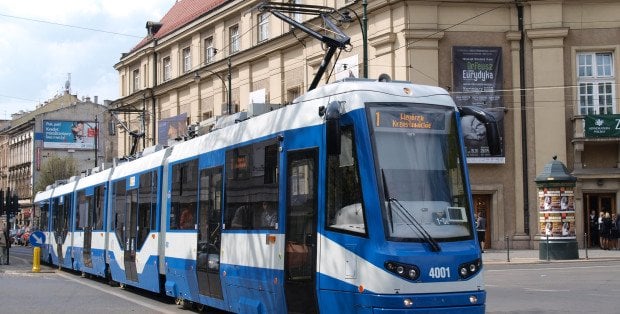 Zderzenie tramwajów w Krakowie. Rannych ponad 30 osób, w tym motorniczy