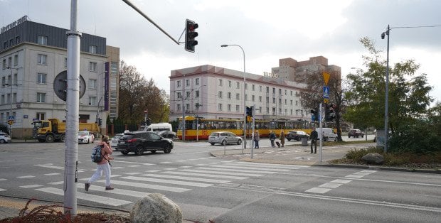 Koniec z kolizjami w al. Krakowskiej? Ruszyły prace na niebezpiecznym skrzyżowaniu