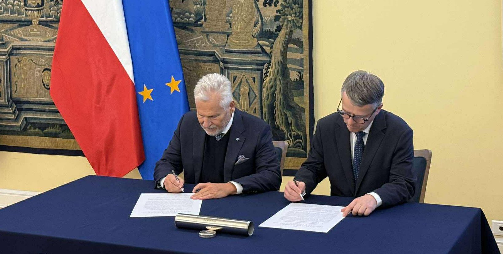 Prywatne dokumenty i fotografie byłego Prezydenta RP przekazane archiwom państwowym