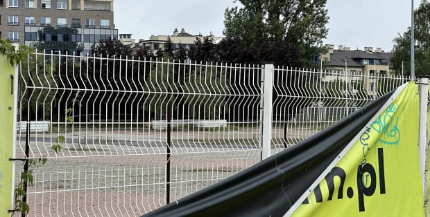 Nowe bloki, plac zabaw i zieleń. Co powstanie w miejscu dawnego Tesco na Kabatach?