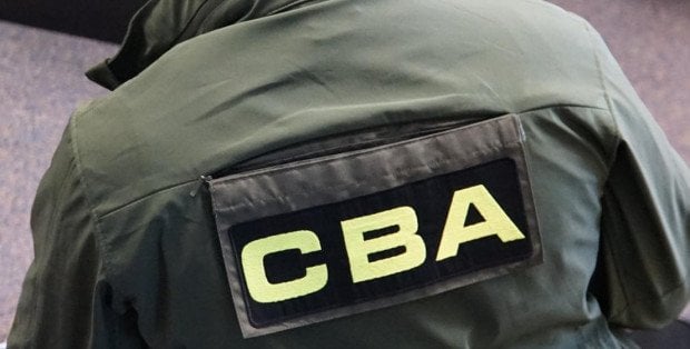 Trzy osoby z powiatowego inspektoratu budowlanego k. Warszawy zatrzymane przez CBA