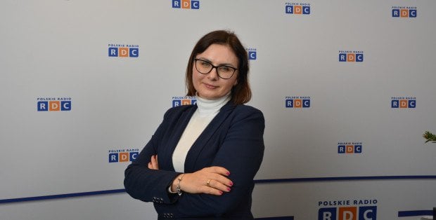 Będą w szkołach przygotowywali plecaki ewakuacyjne. Ekspertka o zmianach programowych