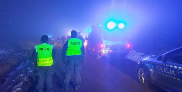 Bójka pseudokibiców na S8 koło Ostrowi Maz. Dwie dodatkowe osoby z zarzutami