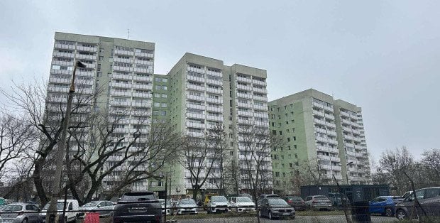 Na Grochowie zamiast parkingu powstanie kolejny blok. „Tu nie ma gdzie parkować”