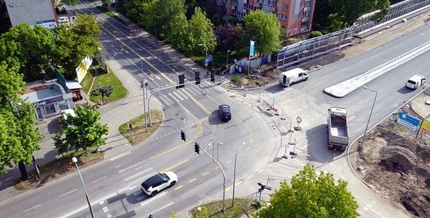 „Ma usprawnić ruch w kierunku lotniska”. W piątek otwarcie ronda turbinowego