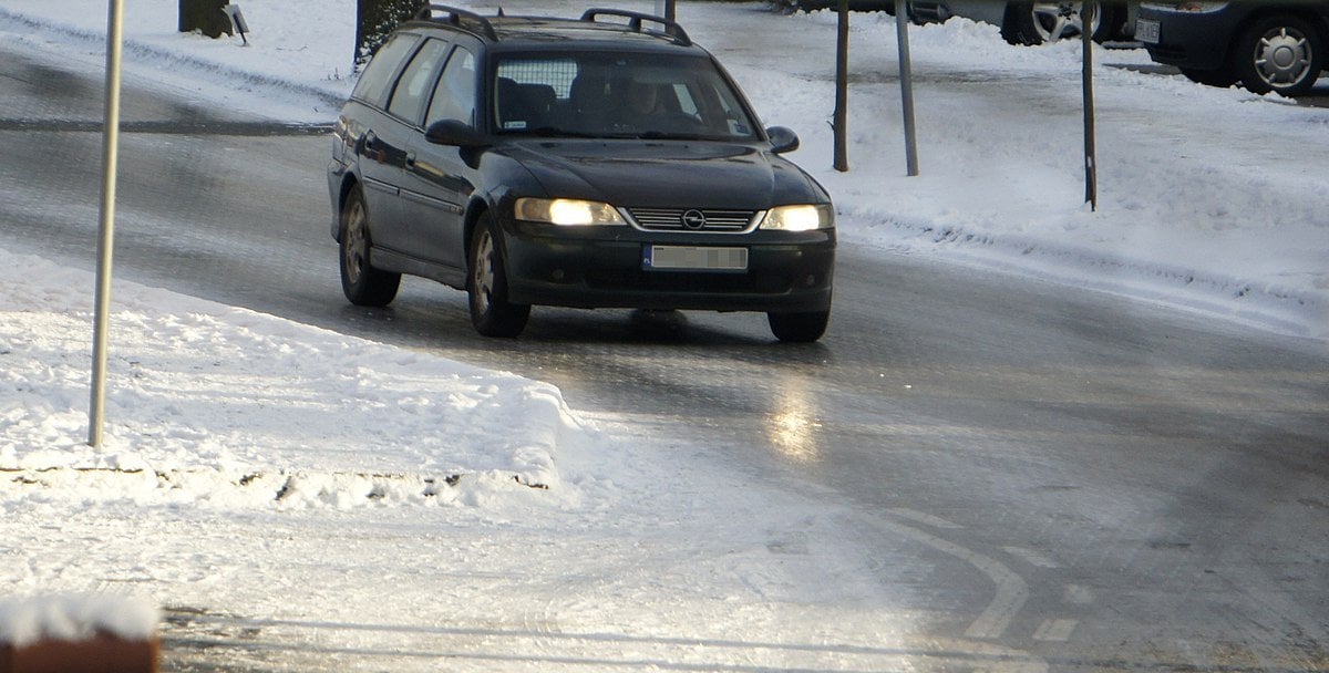 Marznące opady i gołoledź. IMGW wydał alerty m.in. dla Mazowsza