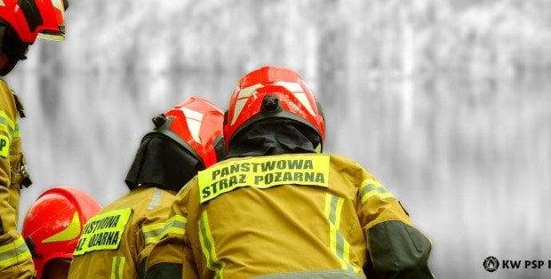 Pożar na targowsku przy ul. Bakalarskiej. Doszczętnie spłonęły trzy lokale