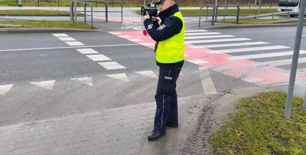 Marznące opady, powodujące gołoledź. Alerty IMGW dla kilkunastu województw, w tym dla Mazowsza