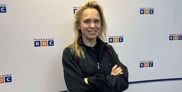 Brokat, śpiew i komedia omyłek. „Very, very happy end” w Teatrze Powszechnym