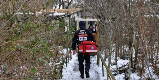 Mrozy śmiertelnym zagrożeniem. Jak pomóc osobom w potrzebie?